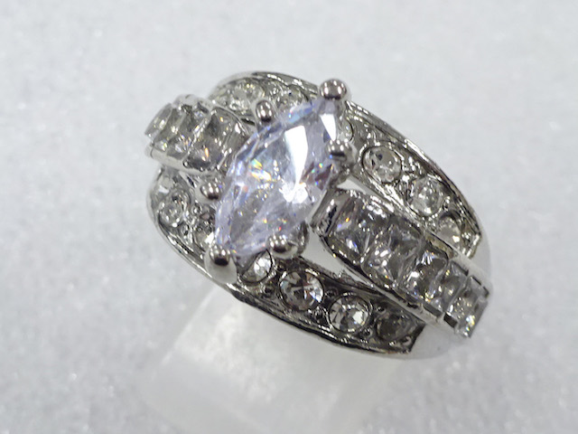 CRYSTAL FASHION RING / JP SIZE 23